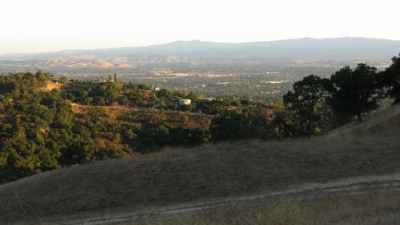 Hiking trail in hills above San Jose